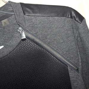 Men's pullover shirt